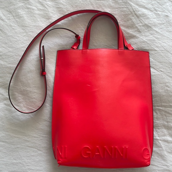 Ganni Handbags - GANNI- MEDIUM RECYCLED LEATHER TOTE